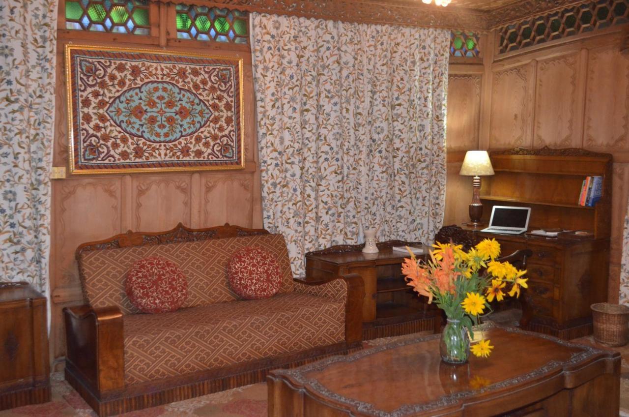 מלון Srīnagar New Alexandra Houseboats מראה חיצוני תמונה