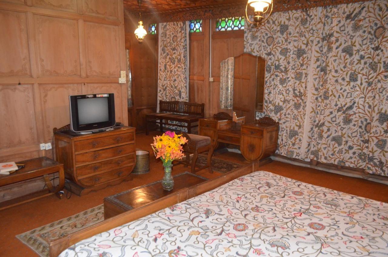 מלון Srīnagar New Alexandra Houseboats מראה חיצוני תמונה