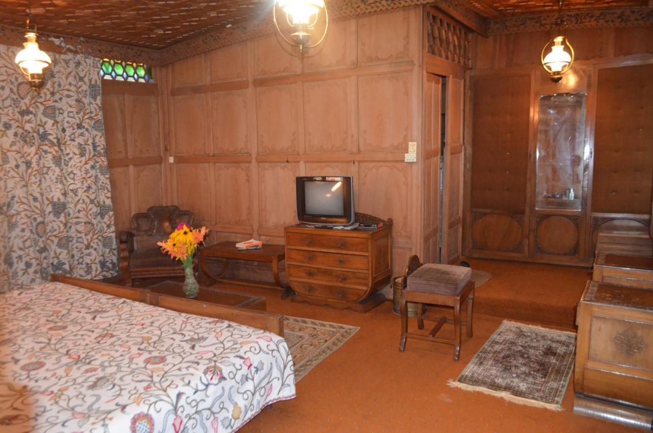 מלון Srīnagar New Alexandra Houseboats מראה חיצוני תמונה