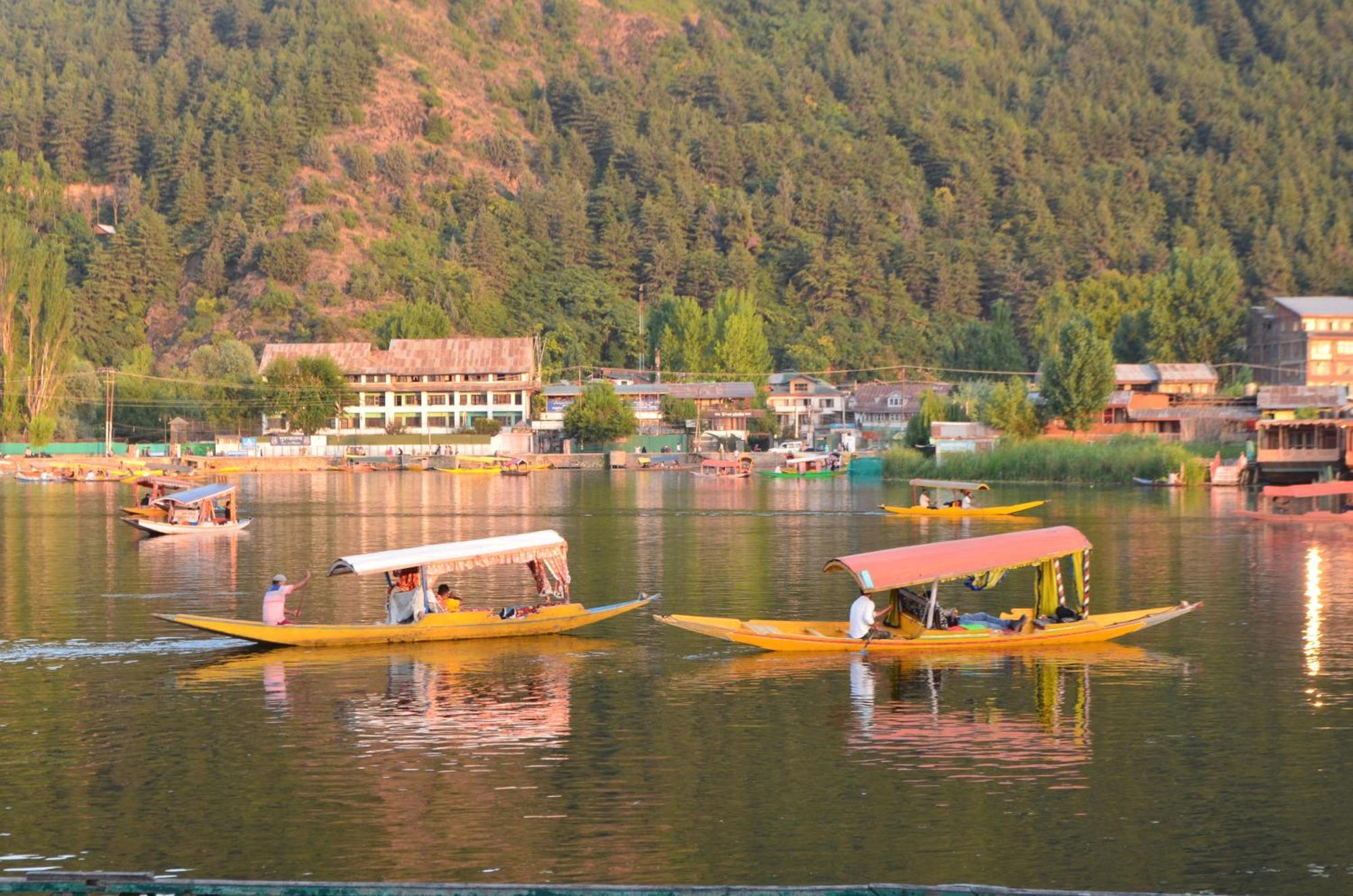 מלון Srīnagar New Alexandra Houseboats מראה חיצוני תמונה