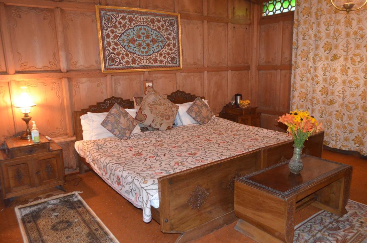 מלון Srīnagar New Alexandra Houseboats מראה חיצוני תמונה